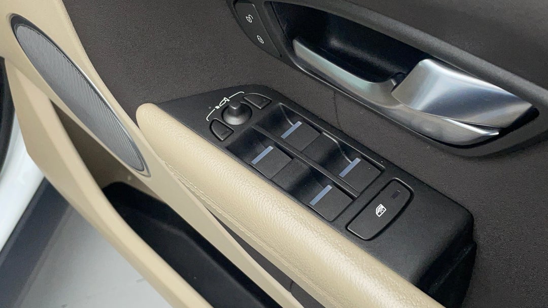 2016 Range Rover Evoque Td4 180 Se, Automatic, 127344 km, Drivers Side Door Panel Controls