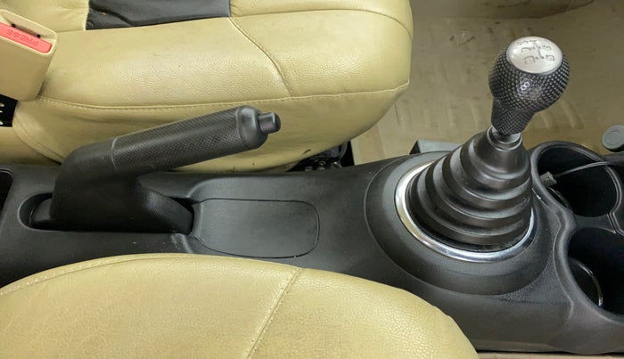 2015 Honda Amaze 1.2 SMT I VTEC, Petrol, Manual, 28,632 km, Gear Lever