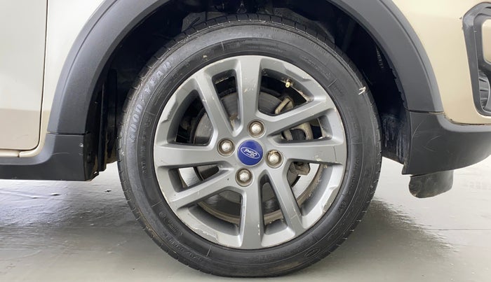 2018 Ford FREESTYLE TITANIUM PLUS 1.2 PETROL, Petrol, Manual, 75,293 km, Right Front Wheel