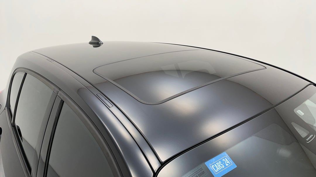 2018 BMW 1 25i M Sport, Automatic, 59800 km, Roof/Sunroof View