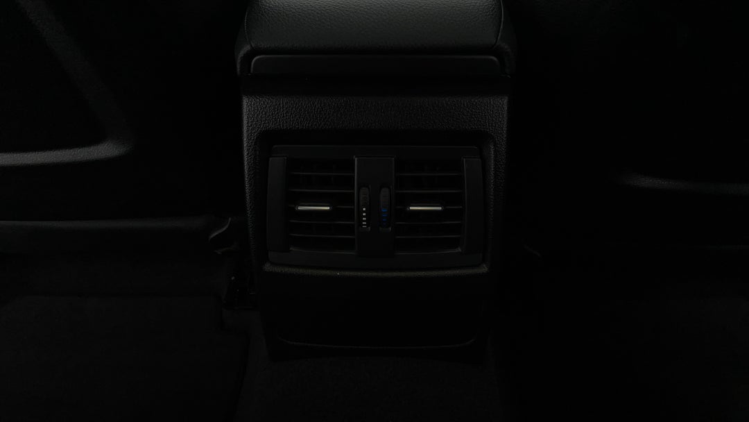 2018 BMW 1 25i M Sport, Automatic, 59800 km, Rear A/C Vent