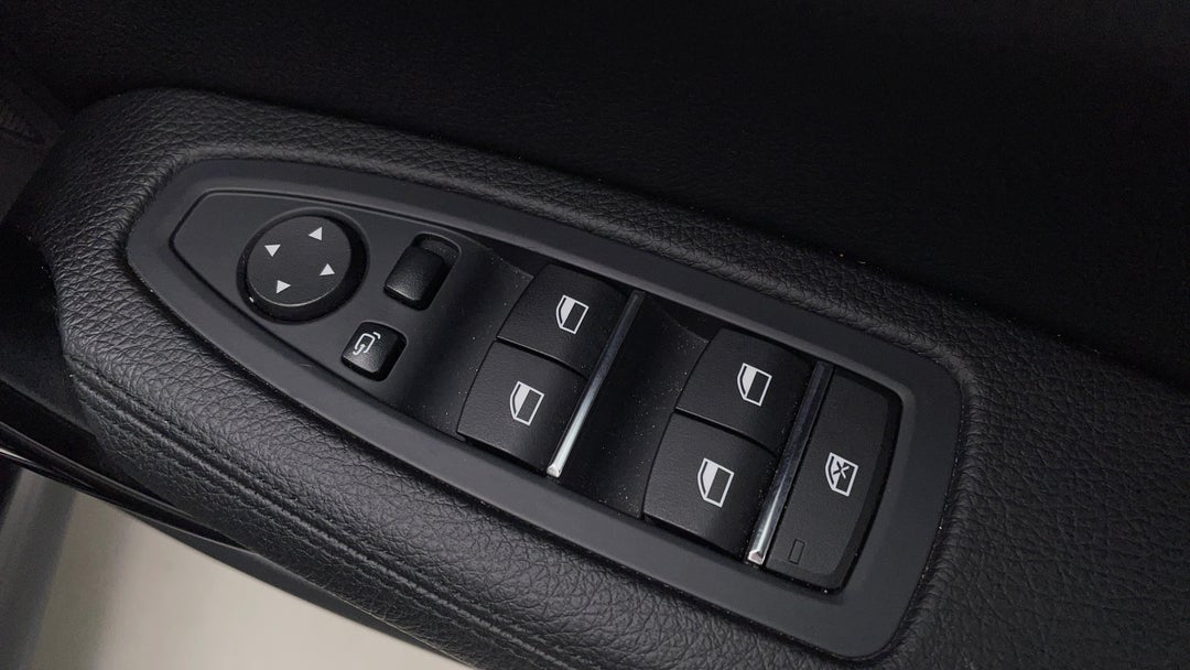 2018 BMW 1 25i M Sport, Automatic, 59800 km, Drivers Side Door Panel Controls