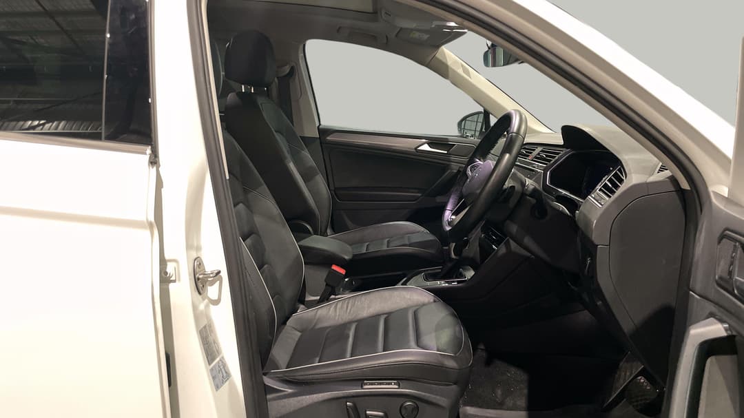 2022 Volkswagen Tiguan 110tsi Life, Automatic, 69499 km, Right Side Front Door Cabin View