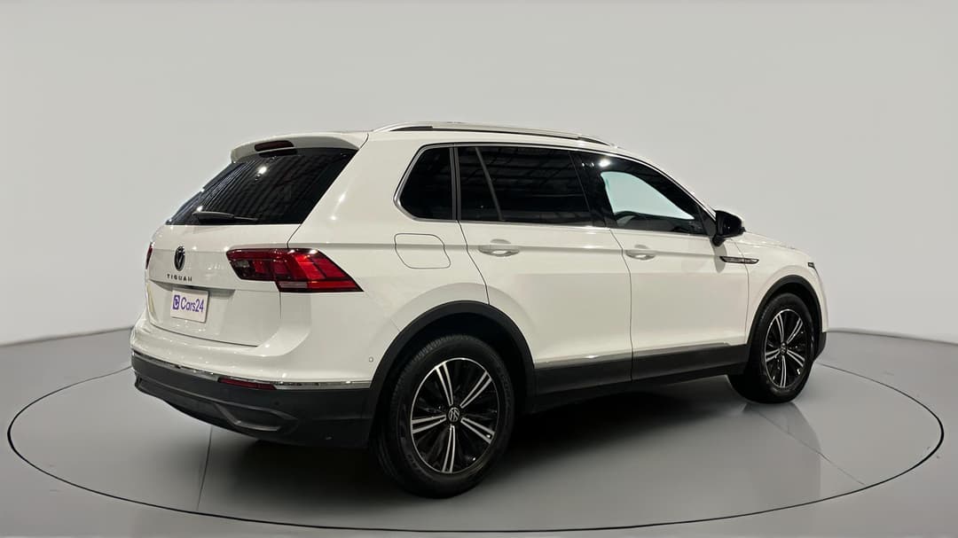 2022 Volkswagen Tiguan 110tsi Life, Automatic, 69499 km, Right Back Diagonal (45- Degree) View