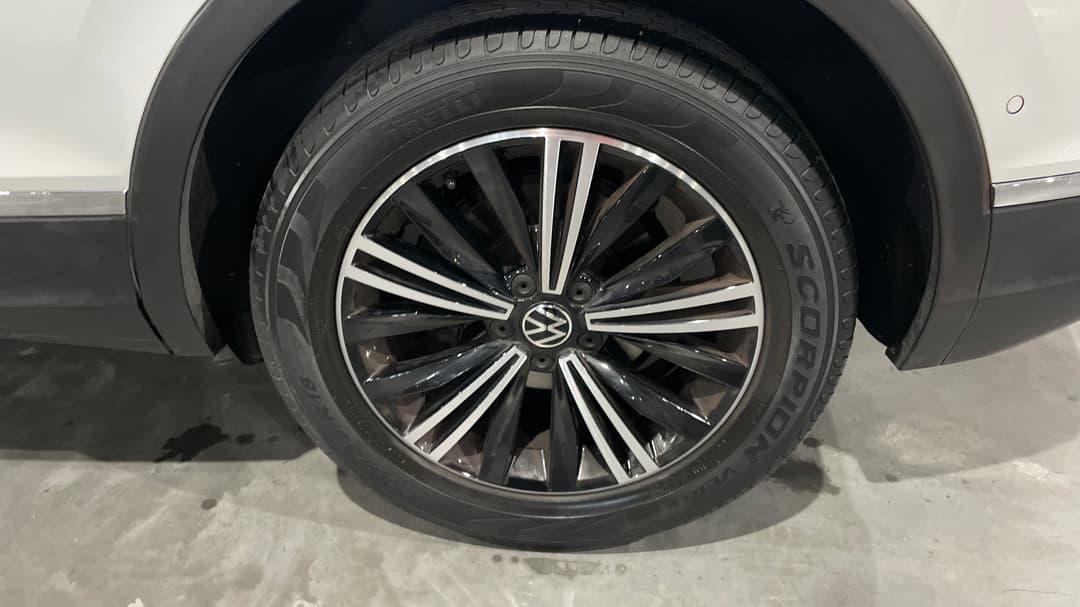 2022 Volkswagen Tiguan 110tsi Life, Automatic, 69499 km, Left Rear Wheel