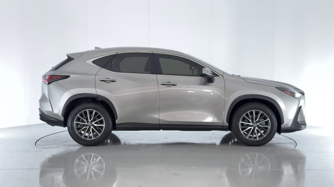 2023 Lexus Nx250 2WD, Automatic, 21317 km, Right Side View