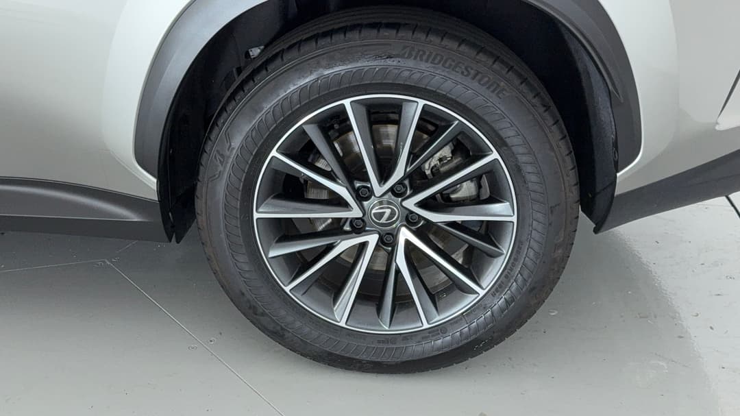 2023 Lexus Nx250 2WD, Automatic, 21317 km, Left Rear Wheel