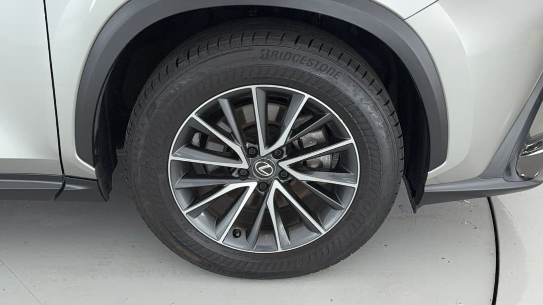 2023 Lexus Nx250 2WD, Automatic, 21317 km, Right Front Wheel