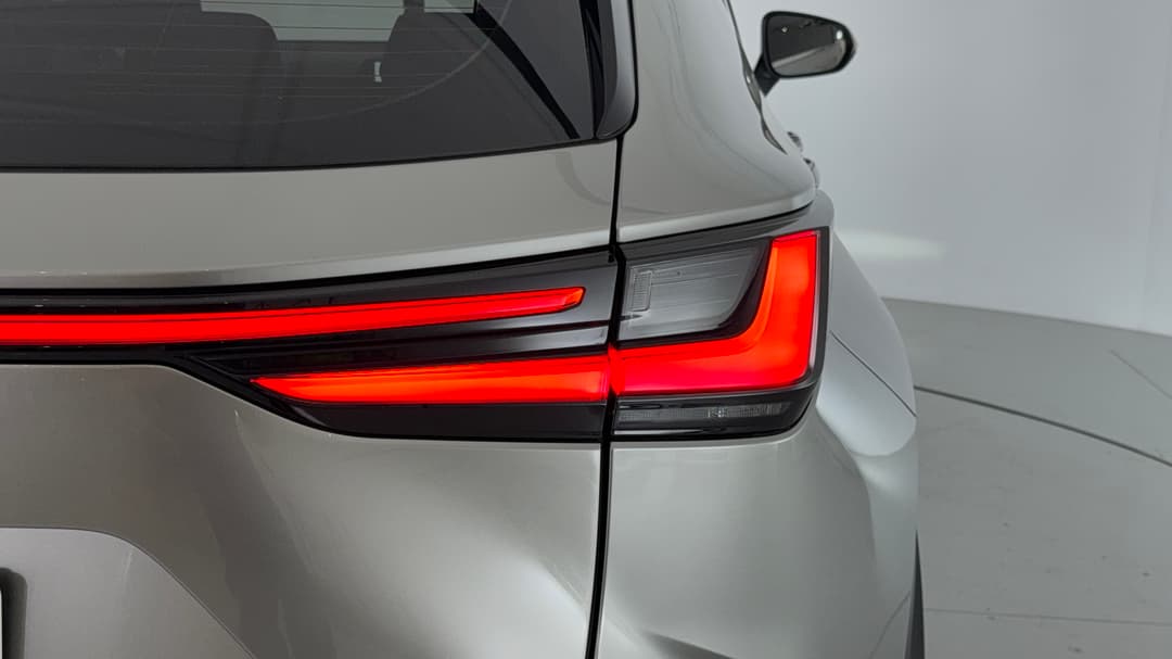 2023 Lexus Nx250 2WD, Automatic, 21317 km, Badge (Boot Right Side)