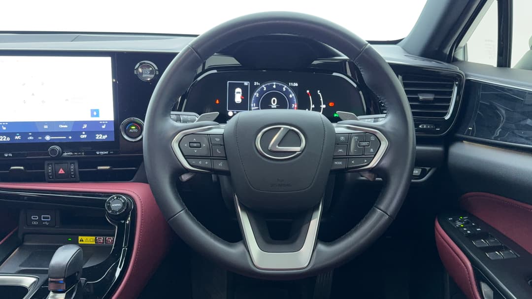 2023 Lexus Nx250 2WD, Automatic, 21317 km, Steering Wheel Close-up