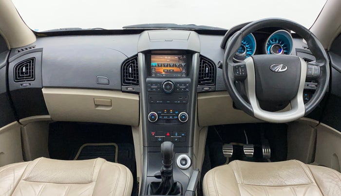 2016 Mahindra XUV500 W10, Diesel, Manual, 97,304 km, Dashboard