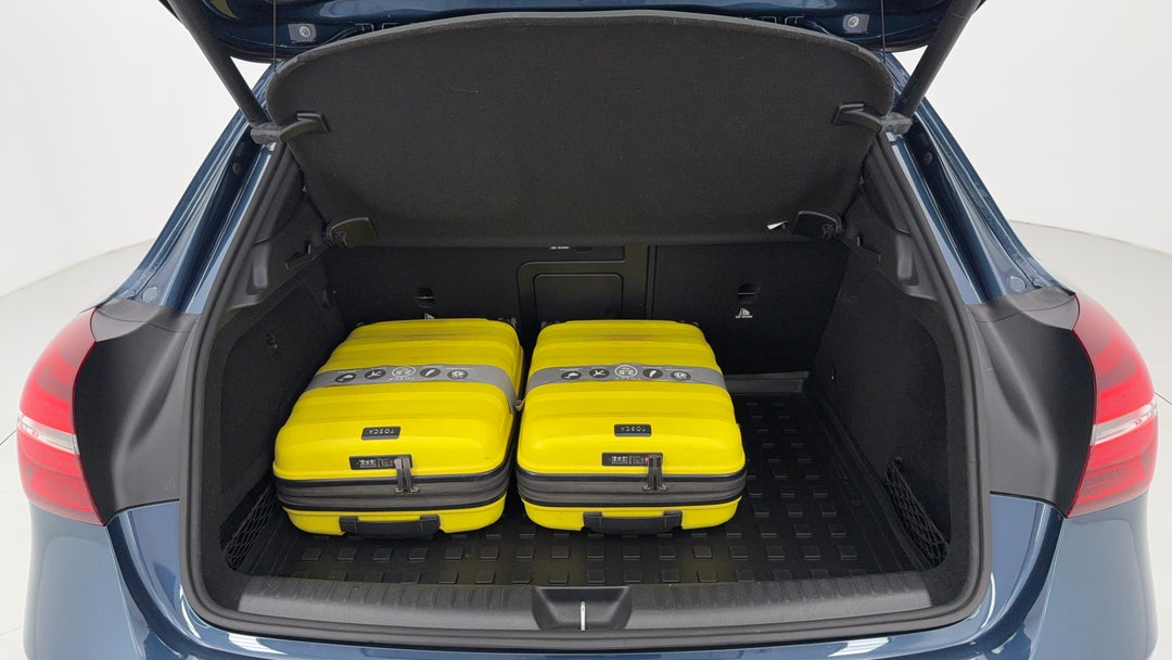 2019 Mercedes-benz GLA 250 4matic, Automatic, 45985 km, Boot Inside View with Luggage