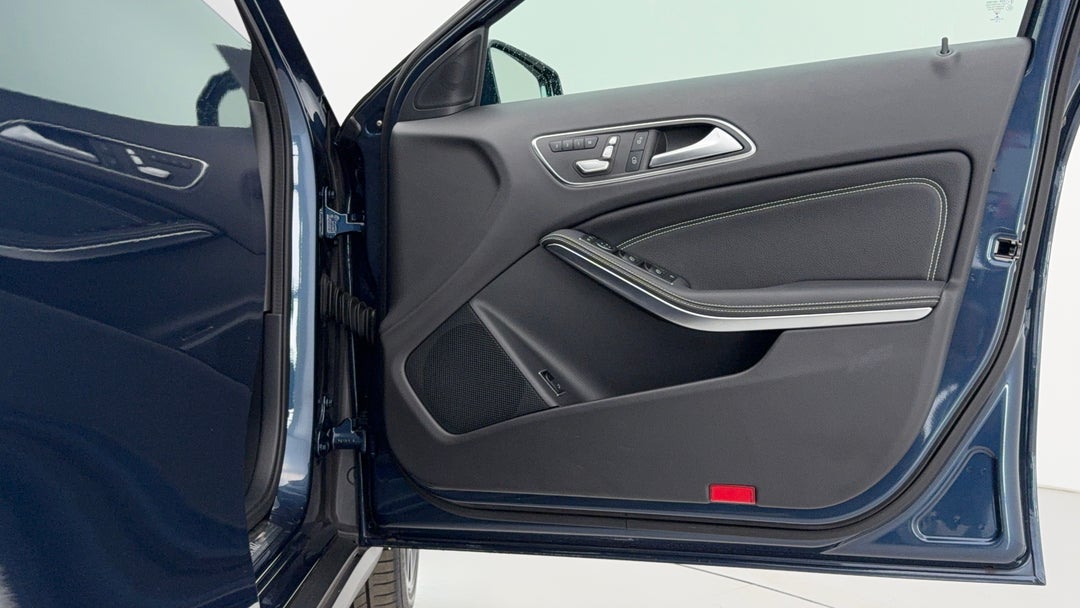 2019 Mercedes-benz GLA 250 4matic, Automatic, 45985 km, Speaker View