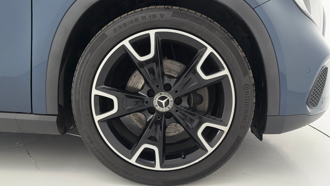 2019 Mercedes-benz GLA 250 4matic, Automatic, 45985 km, Right Front Wheel