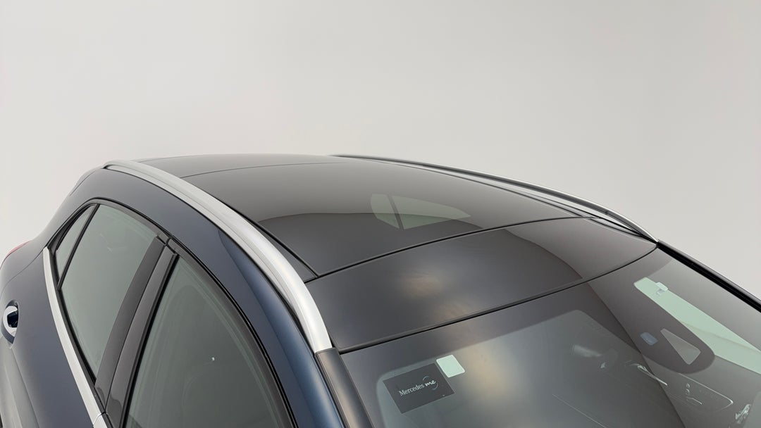 2019 Mercedes-benz GLA 250 4matic, Automatic, 45985 km, Roof/Sunroof View