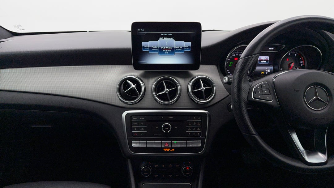 2019 Mercedes-benz GLA 250 4matic, Automatic, 45985 km, Center Console