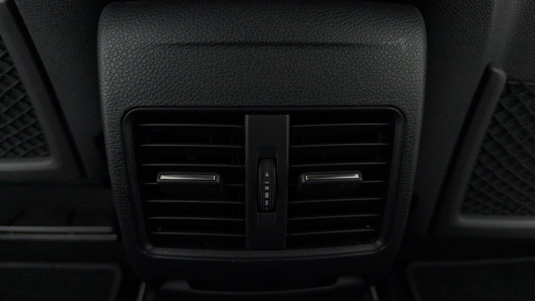 2019 Mercedes-benz GLA 250 4matic, Automatic, 45985 km, Rear A/C Vent