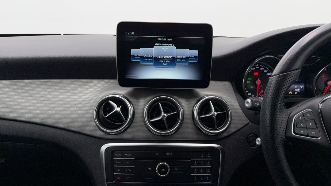 2019 Mercedes-benz GLA 250 4matic, Automatic, 45985 km, Infotainment System