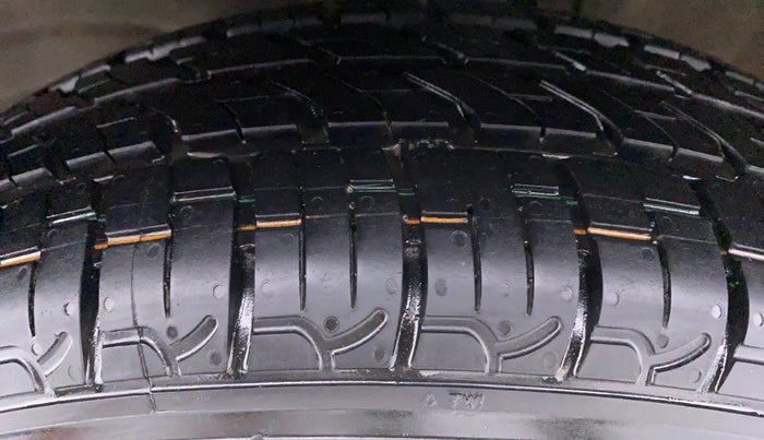 2015 Maruti Wagon R 1.0 VXI, Petrol, Manual, 78,047 km, Left Front Tyre Tread