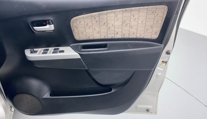2015 Maruti Wagon R 1.0 VXI, Petrol, Manual, 78,047 km, Driver Side Door Panels Control