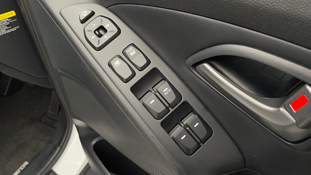 2015 Hyundai Ix35 Se (fwd), Automatic, 121436 km, Drivers Side Door Panel Controls