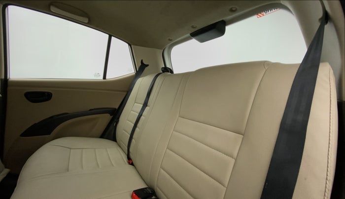 2014 Hyundai i10 MAGNA 1.1 IRDE2, Petrol, Manual, 42,896 km, Right Side Rear Door Cabin