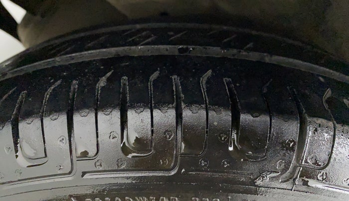 2014 Hyundai i10 MAGNA 1.1 IRDE2, Petrol, Manual, 42,896 km, Right Rear Tyre Tread