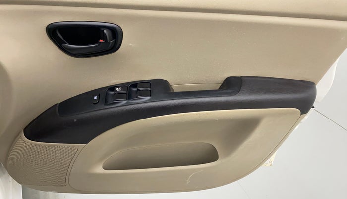 2014 Hyundai i10 MAGNA 1.1 IRDE2, Petrol, Manual, 42,896 km, Driver Side Door Panels Control