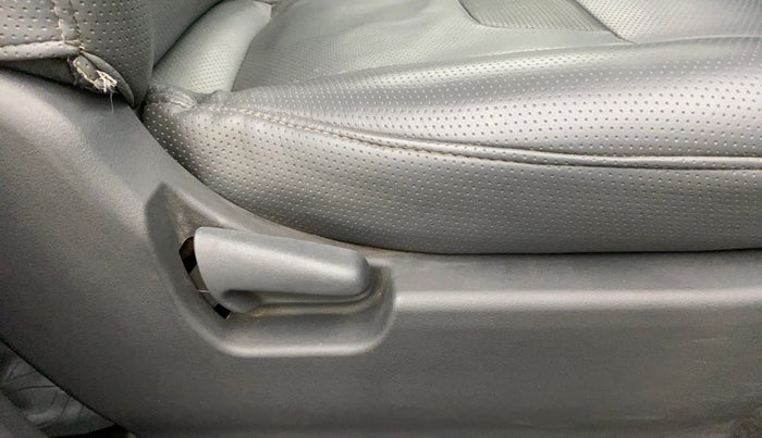 2012 Maruti Wagon R 1.0 VXI, Petrol, Manual, 93,075 km, Driver Side Adjustment Panel