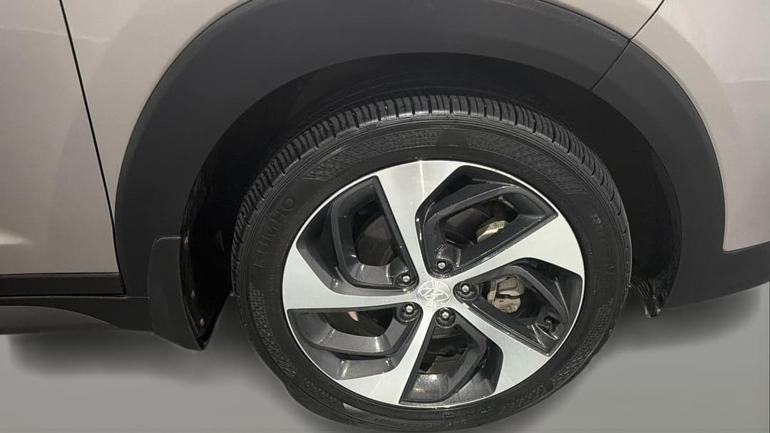 2017 Hyundai Tucson Highlander R-series (AWD), Automatic, 171405 km, Right Front Wheel