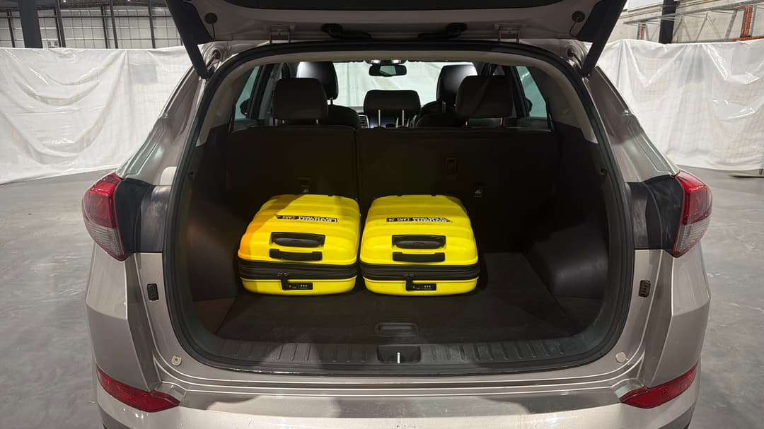2017 Hyundai Tucson Highlander R-series (AWD), Automatic, 171405 km, Boot Inside View with Luggage