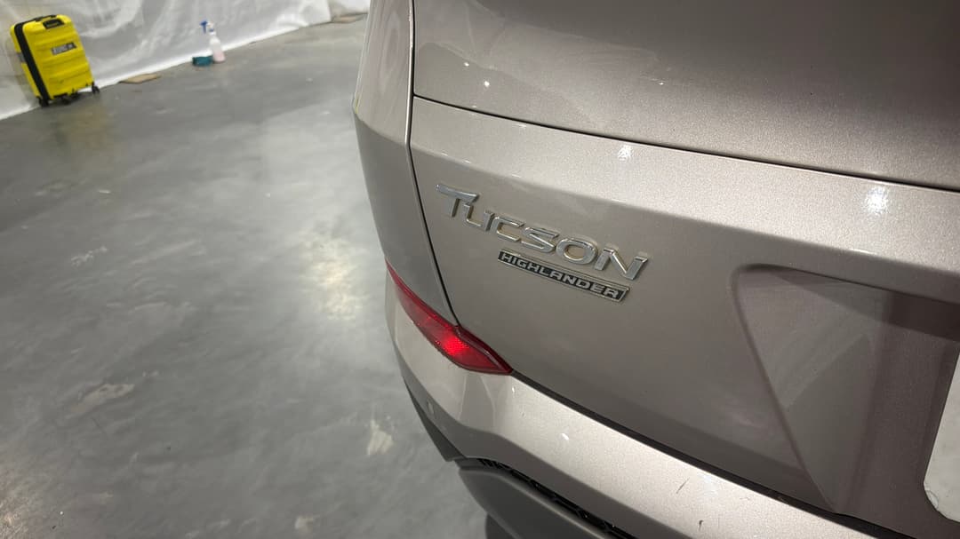 2017 Hyundai Tucson Highlander R-series (AWD), Automatic, 171405 km, Badge (Boot Left Side)