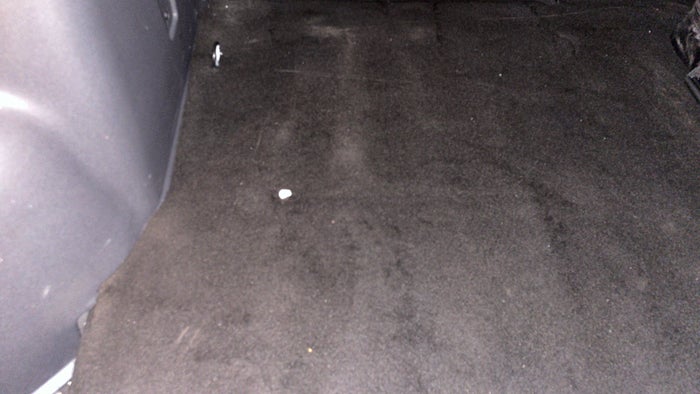 RENAULT DUSTER-Dicky /Boot Door Carpet Torn