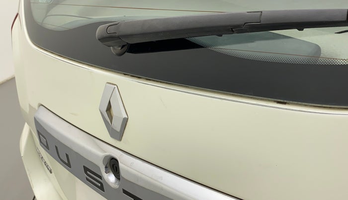 2015 Renault Duster RXL PETROL, Petrol, Manual, 49,118 km, Dicky (Boot door) - Paint has minor damage