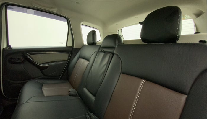2015 Renault Duster RXL PETROL, Petrol, Manual, 49,118 km, Right Side Rear Door Cabin
