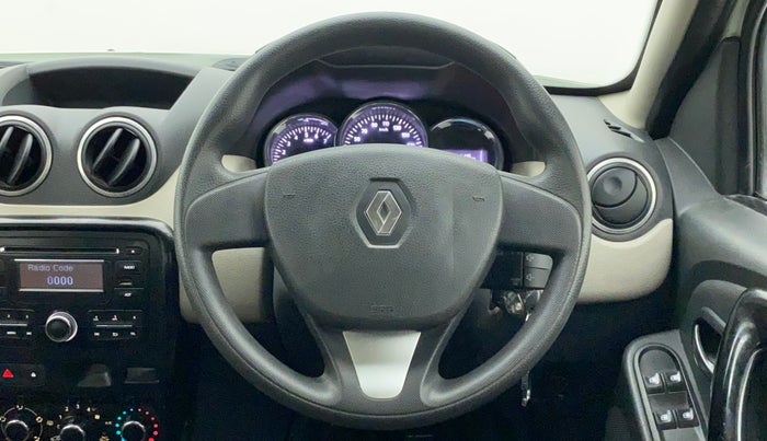 2015 Renault Duster RXL PETROL, Petrol, Manual, 49,118 km, Steering Wheel Close Up