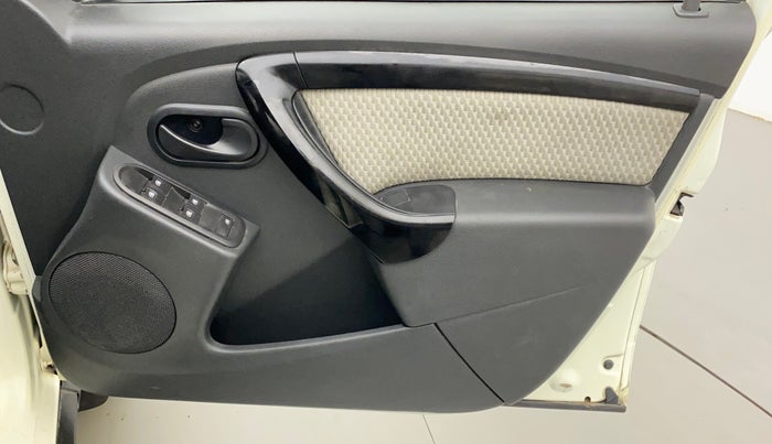 2015 Renault Duster RXL PETROL, Petrol, Manual, 49,118 km, Driver Side Door Panels Control