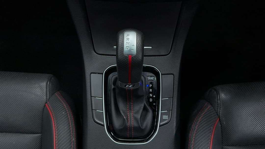 2020 Hyundai i30 N Line, Automatic, 78057 km, Gear Lever 