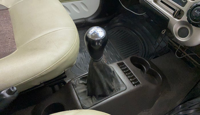 2012 Hyundai Santro Xing GL PLUS, Petrol, Manual, 1,04,532 km, Gear lever - Boot cover slightly torn