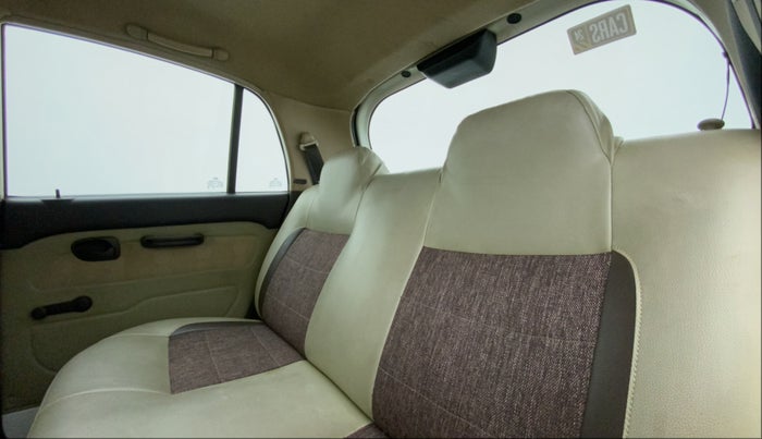 2012 Hyundai Santro Xing GL PLUS, Petrol, Manual, 1,04,532 km, Right Side Rear Door Cabin