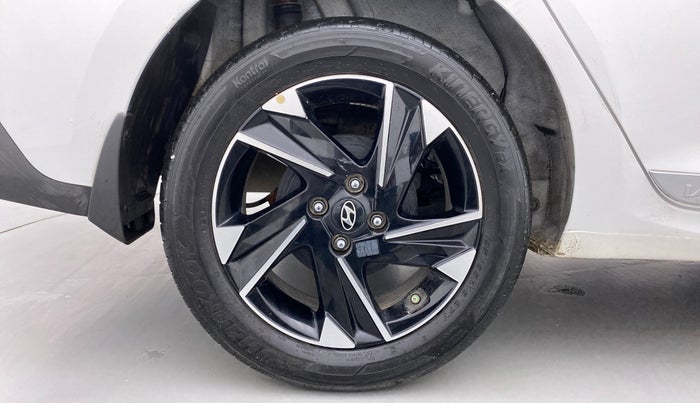 2021 Hyundai Verna SX(O) PETROL AT, Petrol, Automatic, 8,216 km, Right Rear Wheel