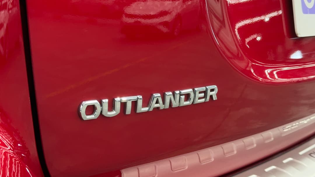 2019 Mitsubishi Outlander Ls 7 Seat (2WD), Automatic, 94268 km, Badge (Boot Left Side)