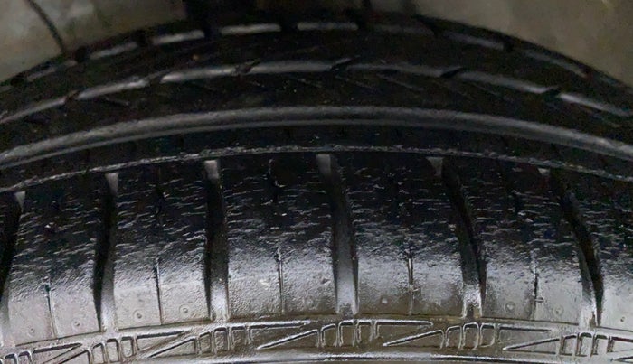 2018 Toyota Etios V, Petrol, Manual, 20,452 km, Right Rear Tyre Tread