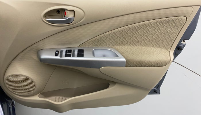 2018 Toyota Etios V, Petrol, Manual, 20,452 km, Driver Side Door Panels Control