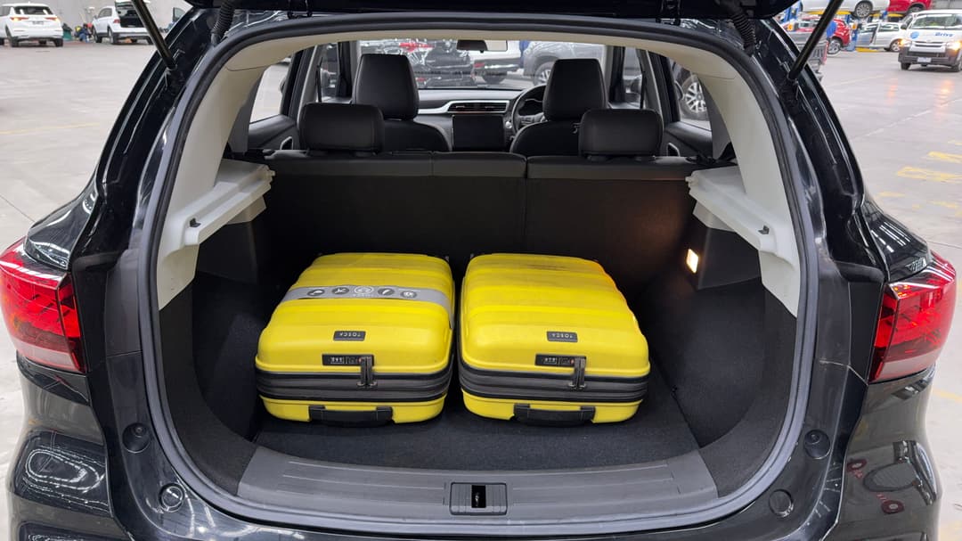 2022 MG Zst Vibe, Automatic, 41762 km, Boot Inside View with Luggage