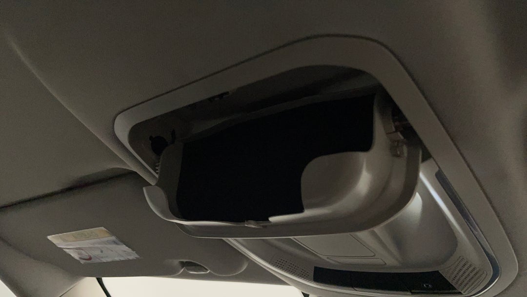 On-Roof Controls/Sunglass holder