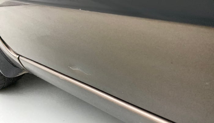 2017 Maruti Wagon R 1.0 LXI CNG, CNG, Manual, 39,868 km, Front passenger door - Slightly dented