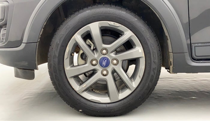 2018 Ford FREESTYLE TITANIUM 1.2 TI-VCT MT, Petrol, Manual, Left Front Wheel
