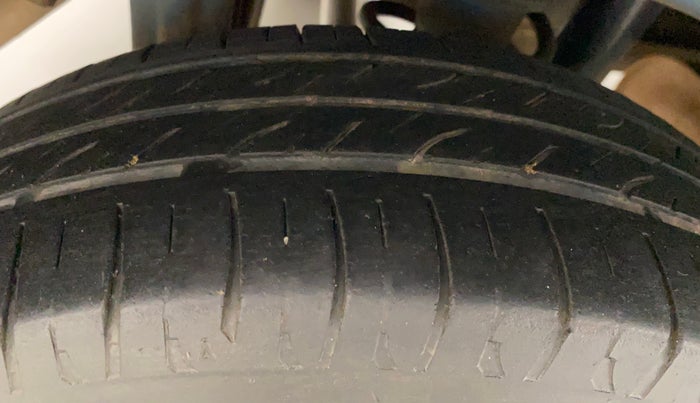 2017 Maruti Alto K10 VXI (O), Petrol, Manual, 1,06,863 km, Right Rear Tyre Tread