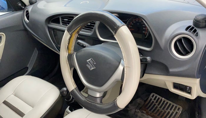 2017 Maruti Alto K10 VXI (O), Petrol, Manual, 1,06,863 km, Steering wheel - Steering cover is minor torn